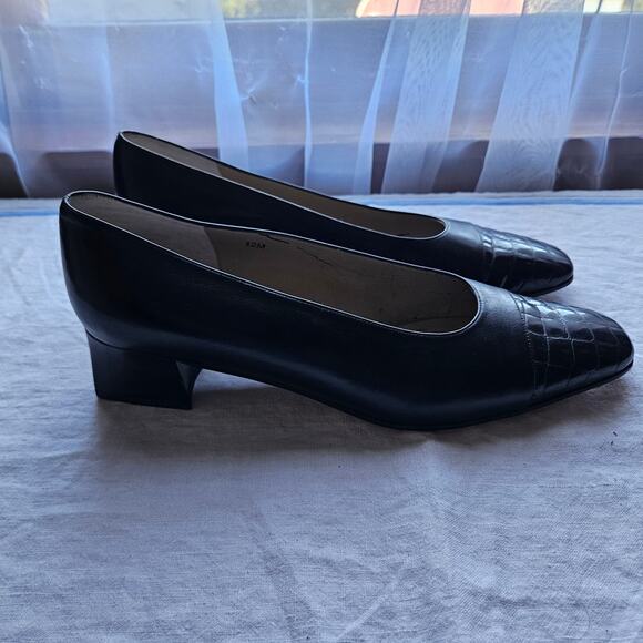 Van Eli Black Cap Toe Low Block Heel Shoes, SZ 12M - Picture 4 of 11